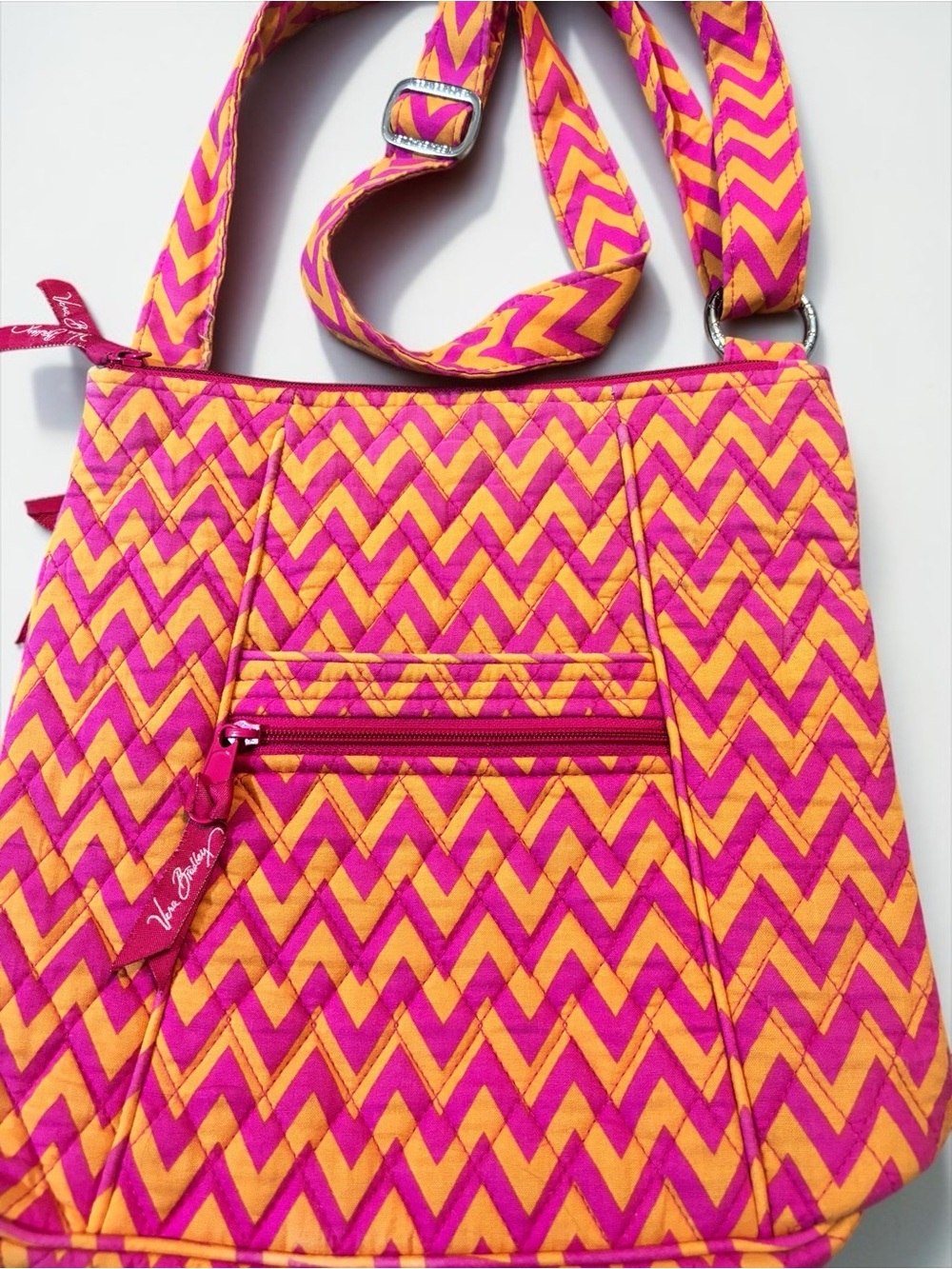 2014 Vera Bradley Ziggy Zags Hipster Crossbody Purse Retired Chevron Pink Orange